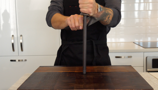 How to sharpen your knife with a honing rod